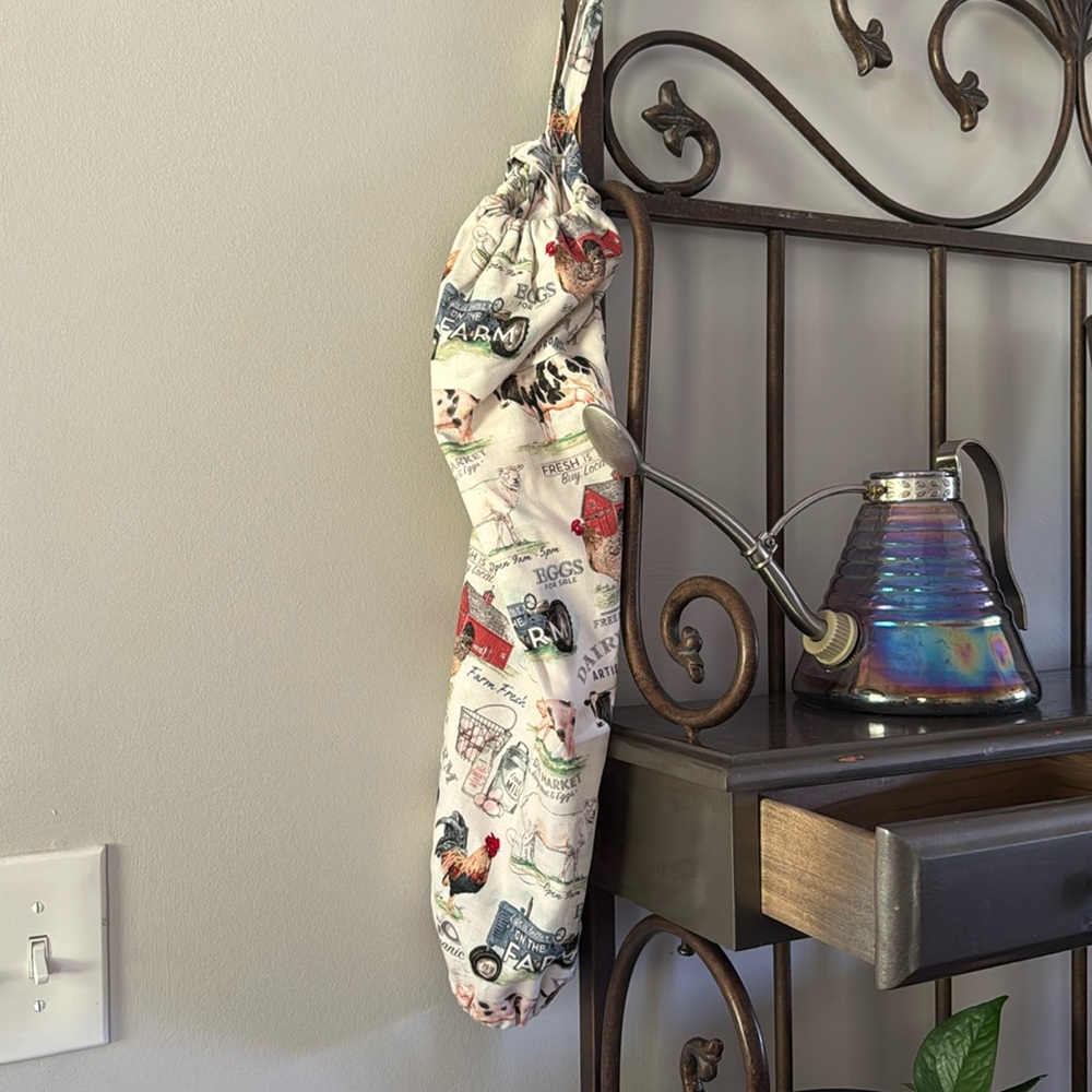 Farmhouse grocery bag organizer